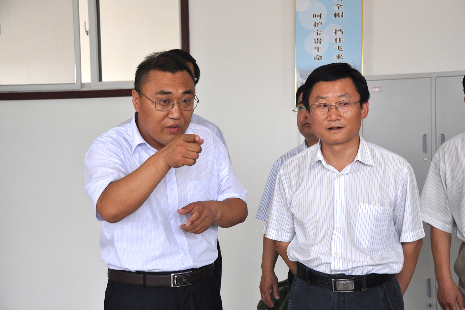 5、原廣饒縣委書記現(xiàn)東營市政法委書記田和友到公司視察指導(dǎo).jpg